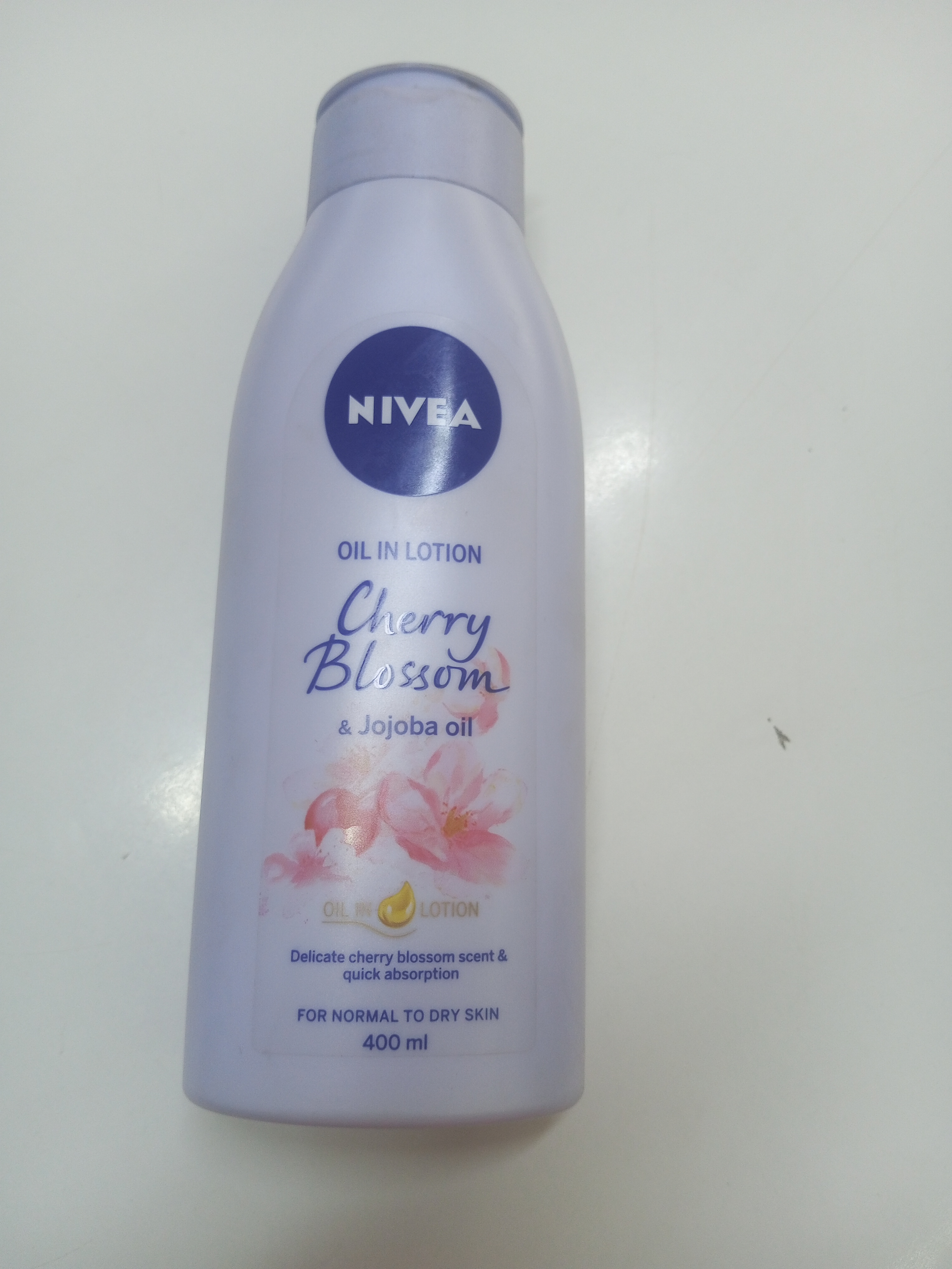 NIVEA Oil in Lotion with Cherry Blossom & Jojoba Oil. 400ml
